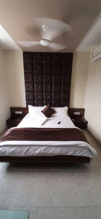Hotel Shahi Darbar Navsari Exterior photo